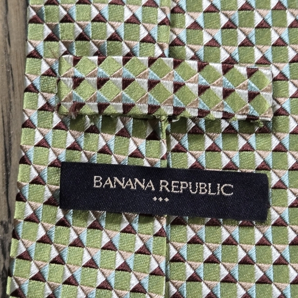 Banana Republic Green Patterned Men's 💯 Silk Tie - Picture 3 of 6